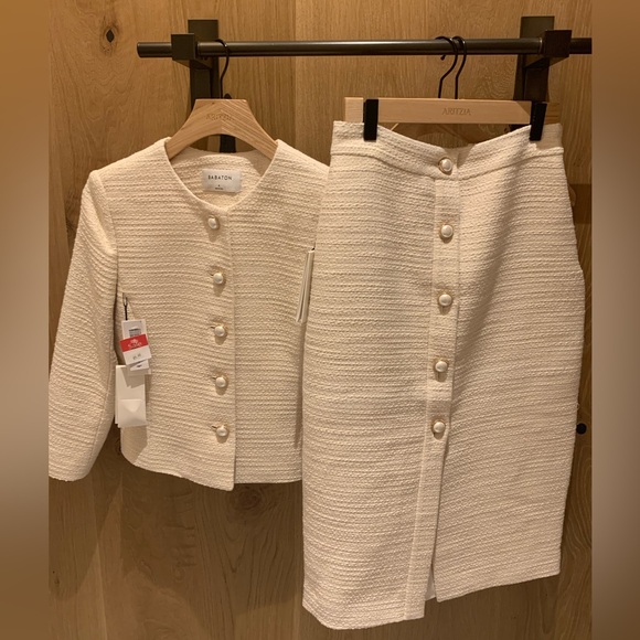 Aritzia Babaton FULL SET Size 10
Little Tweed Jacket, Top and Skirt Size 10 - Picture 6 of 8